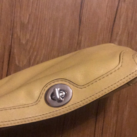 Coach wristlet - Picture 6 of 10